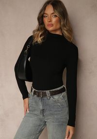 Renee - Czarna Bluzka z Wiskozy z Półgolfem Forriva. Okazja: na co dzień. Kolor: czarny. Materiał: wiskoza. Styl: wizytowy, casual, elegancki