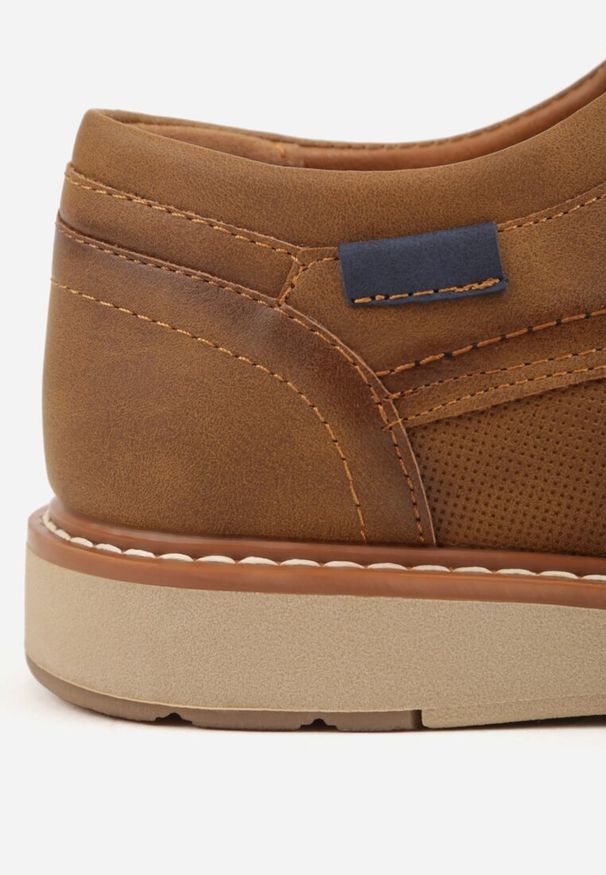 Born2be - Brązowe Sznurowane Półbuty Zdobione Drobną Perforacją Dimates. Okazja: na co dzień, na spotkanie biznesowe, do pracy. Kolor: brązowy. Materiał: jeans. Wzór: aplikacja. Styl: casual, biznesowy, klasyczny