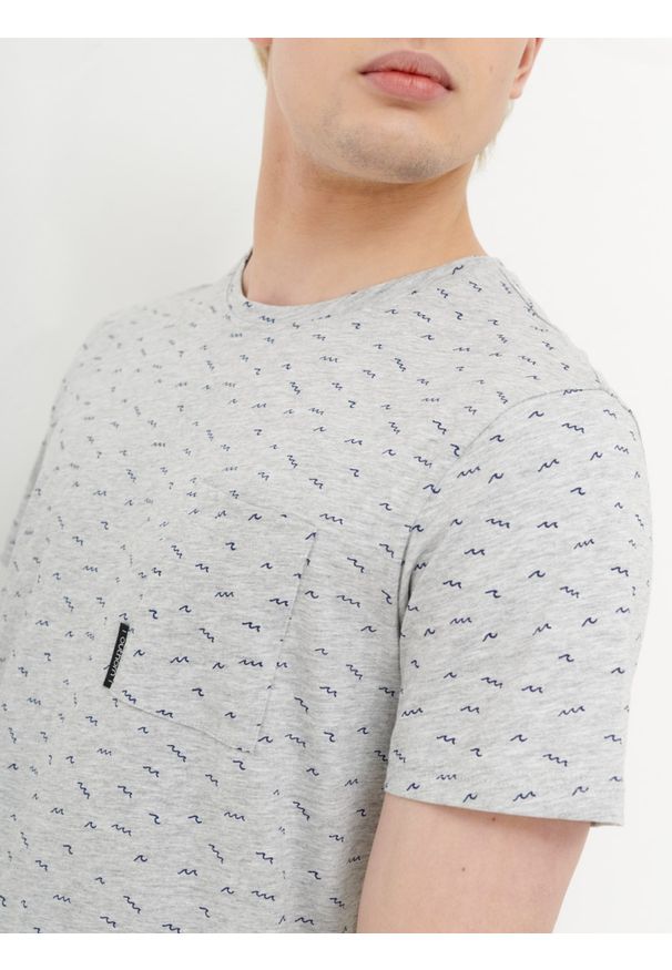 outhorn - T-shirt z nadrukiem męski. Okazja: na co dzień. Materiał: bawełna, jersey, dzianina, materiał. Wzór: nadruk. Styl: casual