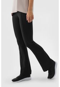 4f - Legginsy z rozszerzanymi nogawkami damskie - czarne. Kolor: czarny. Materiał: dzianina, elastan, prążkowany. Długość: do kostek