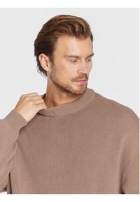 Redefined Rebel Sweter Bastian 212056 Brązowy Regular Fit. Kolor: brązowy. Materiał: bawełna