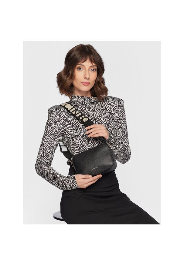Torebka Coccinelle. Kolor: czarny