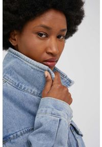 Answear Lab kurtka jeansowa damska przejściowa. Kolor: niebieski. Materiał: jeans. Styl: wakacyjny #4
