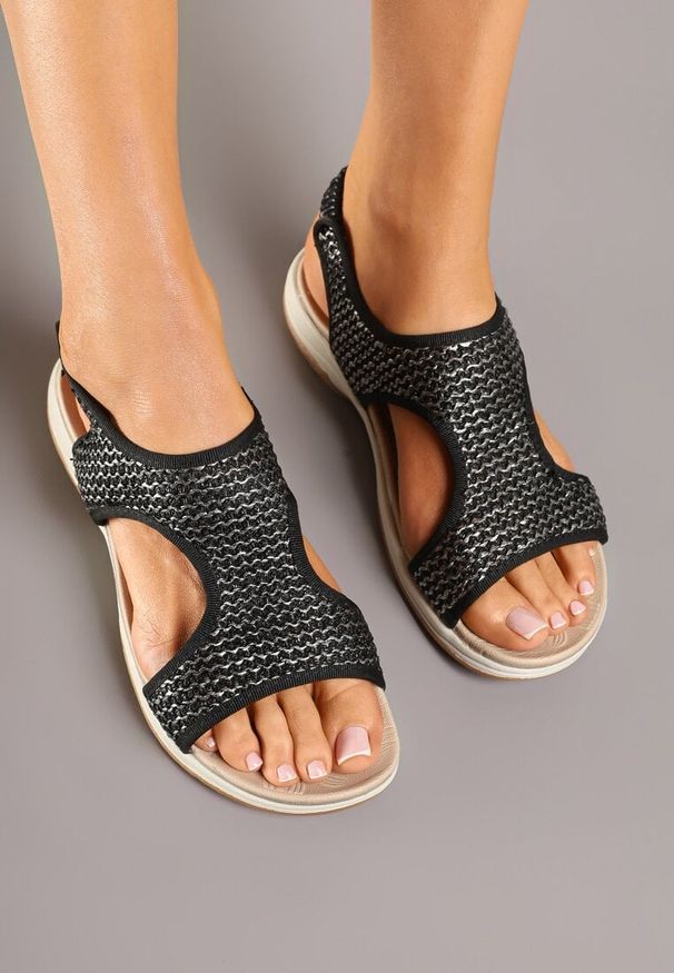 Born2be - Czarne Plecione Sandały z Gumką na Pięcie Nanelina. Kolor: czarny