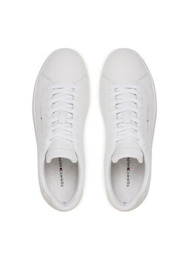 TOMMY HILFIGER - Tommy Hilfiger Sneakersy Th Court Lth Detail Ess FM0FM05367 Biały. Kolor: biały. Materiał: skóra