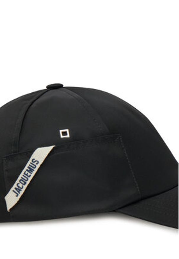 JACQUEMUS Czapka z daszkiem 24H246AC667-3138 Czarny. Kolor: czarny. Materiał: poliamid, materiał