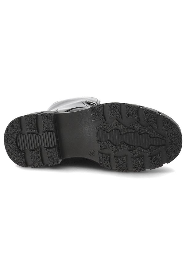 Czarne Botki Filippo Modne Buty Damskie. Okazja: na co dzień. Zapięcie: sznurówki. Kolor: czarny. Materiał: skóra. Wzór: aplikacja. Styl: casual, rockowy, klasyczny
