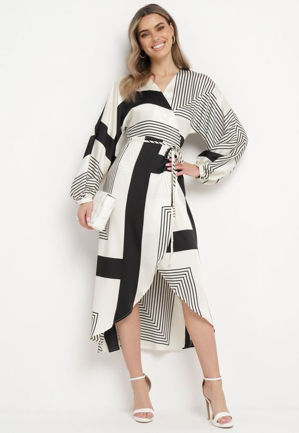 Born2be - Beżowo-Czarna Sukienka Kopertowa Kimono z Geometrycznym Wzorem i Wiązanym Paskiem Klerossa. Kolor: beżowy. Materiał: materiał. Długość rękawa: długi rękaw. Wzór: geometria. Typ sukienki: kopertowe