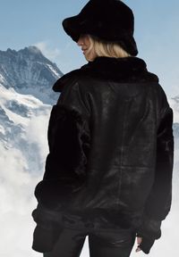 Born2be - Czarna Kurtka Biker z Kożuszkiem Burena. Kolor: czarny. Wzór: paski #5