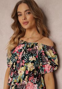 Renee - Czarno-Różowa Wiskozowa Sukienka Mini w Kwiaty z Hiszpańskim Dekoltem i Gumką w Talii Selecia. Kolor: czarny. Materiał: wiskoza. Wzór: kwiaty. Długość: mini #3