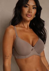 Renee - Beżowy Gładki Biustonosz o Klasycznym Fasonie Zdobiony Kokardką Caloris. Kolor: beżowy. Wzór: aplikacja, gładki #4