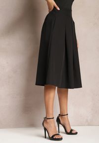 Renee - Czarna Spódnica o Rozkloszowanym Fasonie Midi Oncene. Kolor: czarny. Materiał: tkanina. Wzór: gładki