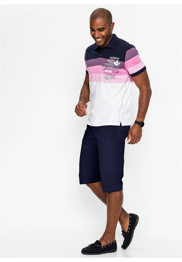 bonprix - Shirt polo z dżerseju z czystej bawełny, z krótkim rękawem. Typ kołnierza: polo. Kolor: niebieski. Materiał: bawełna, jersey. Długość rękawa: krótki rękaw. Długość: krótkie. Wzór: aplikacja, paski, nadruk