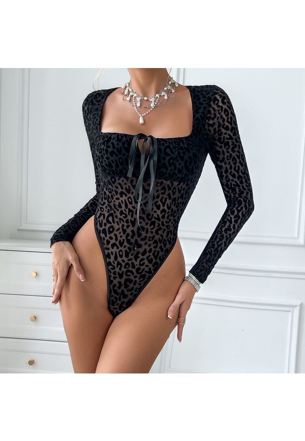 Intica - Body z długim rękawem i dekoltem z wiązaniem Bria. Kolor: czarny. Materiał: materiał. Długość: długie