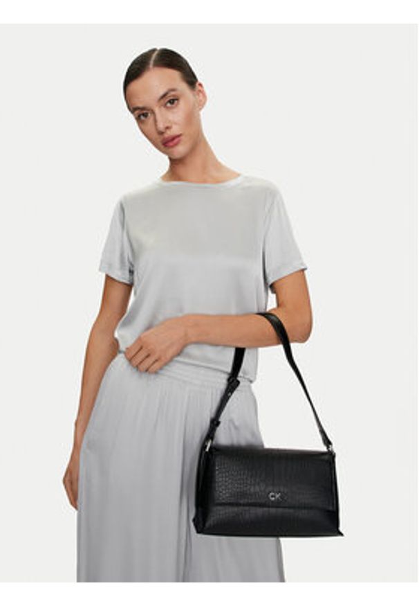 Calvin Klein Torebka Ck Daily Shoulder Bag_Croco K60K612142 Czarny. Kolor: czarny. Materiał: skórzane
