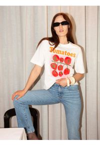 Reserved - T-shirt z nadrukiem - złamana biel. Materiał: tkanina, bawełna. Wzór: nadruk
