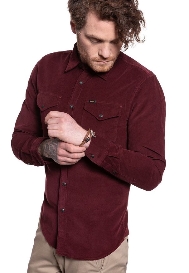 Lee - KOSZULA KOSZULA LEE CLEAN WESTERN SHIRT BURGUNDY L644MRMF. Kolor: czerwony