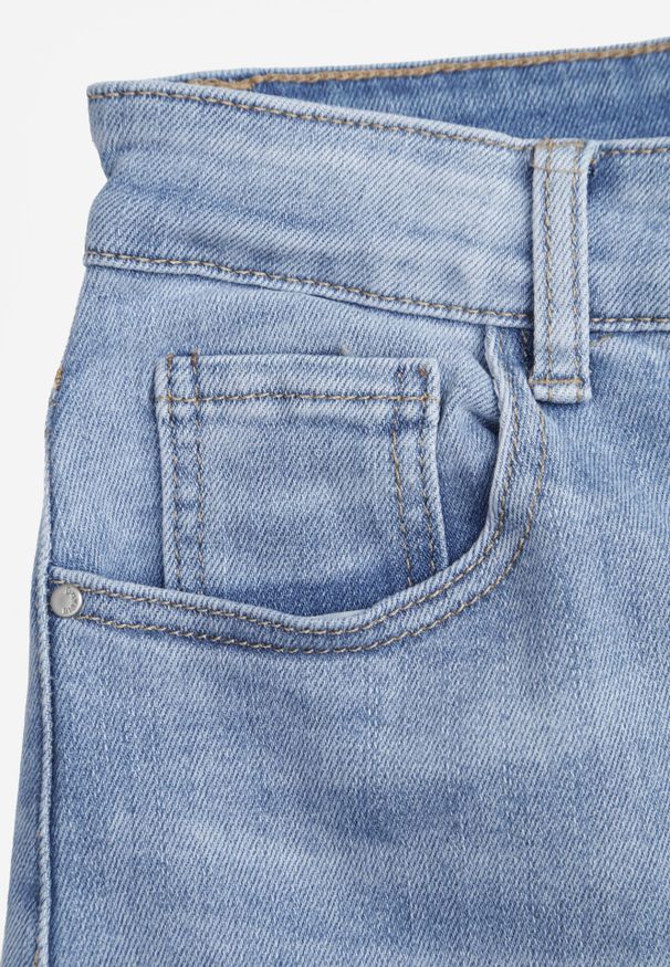 Born2be - Niebieskie Jeansowe Szorty z Bawełny w Stylu Bermudów z Szerokimi Nogawkami Neamemenis. Okazja: na spacer, na imprezę, na co dzień. Kolekcja: plus size. Kolor: niebieski. Materiał: jeans, bawełna. Sezon: lato. Styl: elegancki, casual