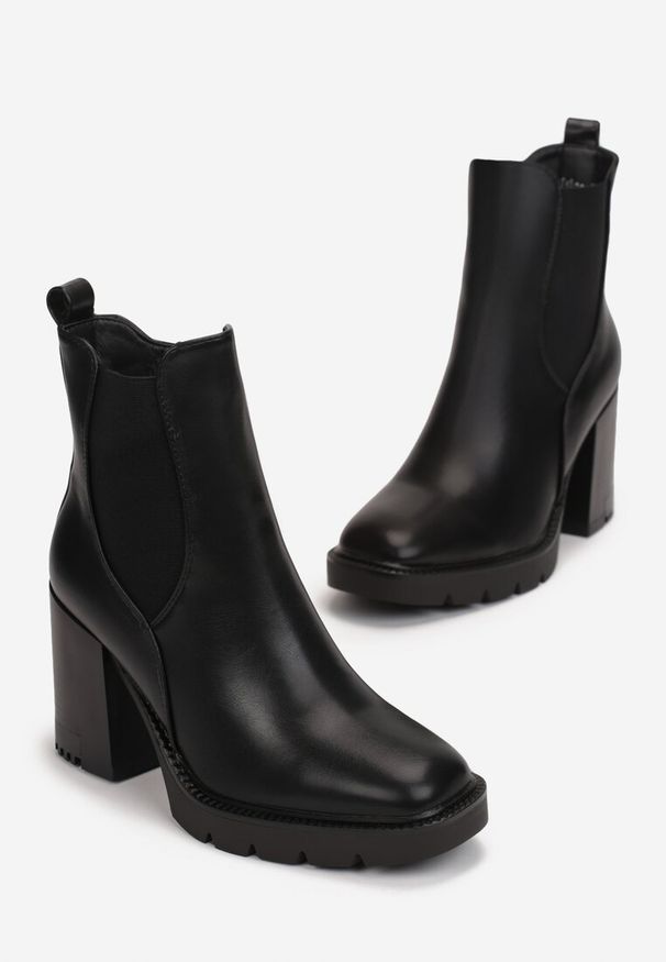 Born2be - Czarne Botki Bressoline. Okazja: na co dzień. Zapięcie: zamek. Kolor: czarny. Materiał: jeans, materiał. Sezon: zima. Obcas: na obcasie. Styl: wizytowy, klasyczny, elegancki, casual. Wysokość obcasa: średni