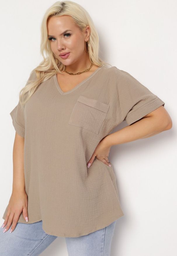 Born2be - Beżowa Bawełniana Bluzka z Kieszonką na Boku Quilea. Kolor: beżowy. Materiał: bawełna. Styl: elegancki