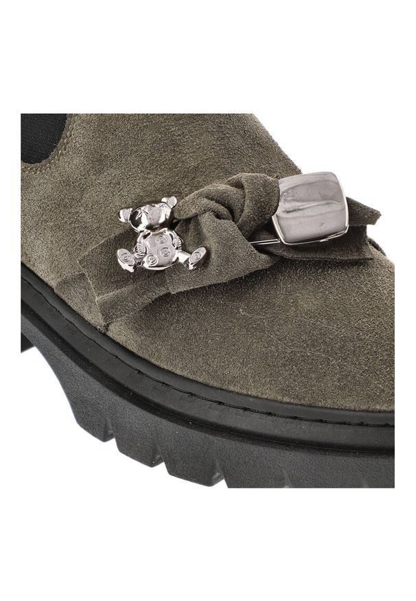 Zielone Botki Karino Modne Buty Damskie. Zapięcie: klamry. Kolor: zielony. Materiał: futro, skóra, syntetyk, welur. Sezon: zima, jesień. Styl: elegancki