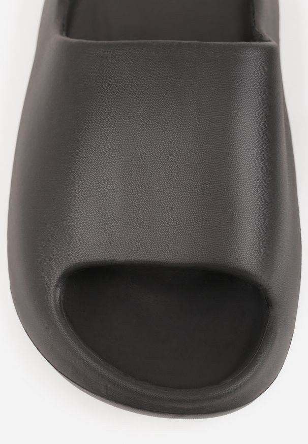 Renee - Czarne Piankowe Klapki z Grubą Podeszwą i Szerokim Paskiem Zamila. Okazja: na co dzień, na plażę. Kolor: czarny. Styl: sportowy, casual, elegancki