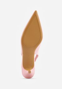 Born2be - Różowe Lakierowane Czółenka Slingback Vices na Obcasie Typu Kaczuszka Sonilitia. Okazja: na co dzień. Zapięcie: pasek. Kolor: różowy. Materiał: lakier. Obcas: na obcasie. Styl: elegancki, klasyczny, casual. Wysokość obcasa: niski #9