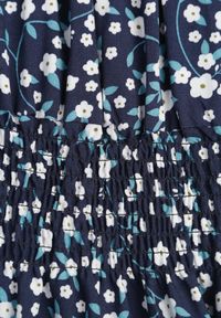 Born2be - Granatowa Bawełniana Sukienka Hiszpanka w Kwiaty z Marszczoną Gumką w Talii Rosaliya. Typ kołnierza: dekolt hiszpanka. Kolor: niebieski. Materiał: bawełna. Wzór: kwiaty #5