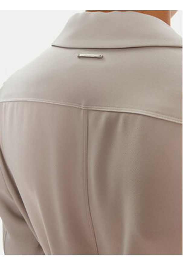 Calvin Klein Sukienka codzienna K20K207152 Beżowy Regular Fit. Okazja: na co dzień. Kolor: beżowy. Materiał: syntetyk. Typ sukienki: proste. Styl: casual