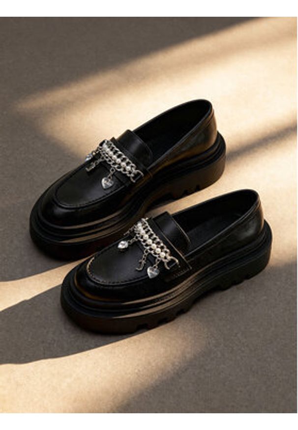 Juicy Couture Loafersy CEO-HY63020S-6A Czarny. Kolor: czarny. Materiał: materiał