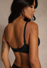 Renee - Czarny Gładki Biustonosz z Efektem Push-up Theisithea. Kolor: czarny. Materiał: jeans. Rodzaj stanika: push-up. Wzór: gładki #4