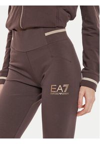 EA7 Emporio Armani Legginsy 8NTP68 TJ01Z 1755 Brązowy Slim Fit. Kolor: brązowy. Materiał: bawełna