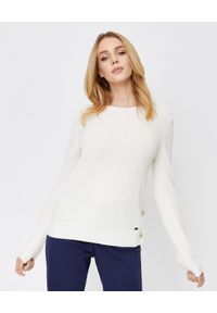 FAY - Biały sweter z wełny dziewiczej. Kolor: biały. Materiał: wełna. Długość rękawa: długi rękaw. Długość: długie. Wzór: aplikacja. Sezon: zima, jesień #1