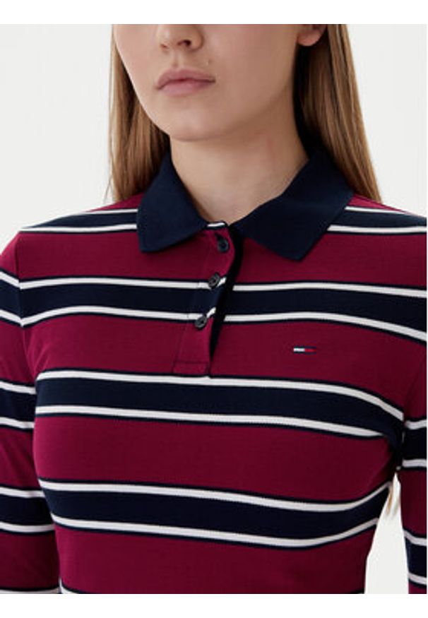 Tommy Jeans Sukienka codzienna DW0DW21901 Czerwony Regular Fit. Okazja: na co dzień. Kolor: czerwony. Materiał: bawełna. Typ sukienki: proste. Styl: casual
