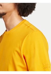 Adidas - adidas T-Shirt Supply Street IX6749 Pomarańczowy Regular Fit. Kolor: pomarańczowy. Materiał: bawełna. Styl: street #6