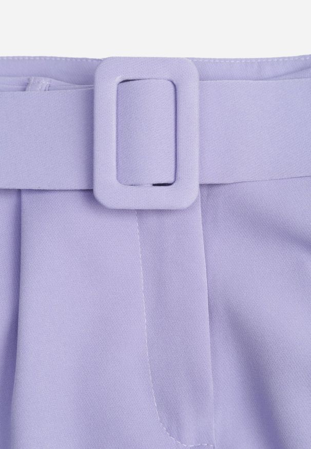 Renee - Fioletowe Spodnie Garniturowe High Waist z Paskiem Wenus. Okazja: na co dzień, na spotkanie biznesowe. Stan: podwyższony. Kolor: fioletowy. Materiał: materiał, tkanina. Wzór: jednolity, gładki. Styl: casual, biznesowy