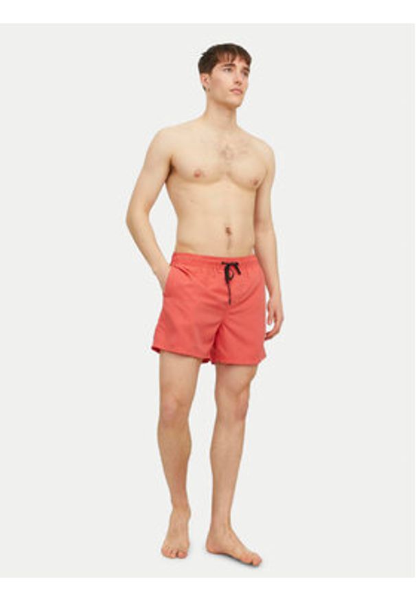 Jack & Jones - Jack&Jones Szorty kąpielowe Jpstfiji 12225961 Koralowy Regular Fit. Kolor: pomarańczowy. Materiał: syntetyk