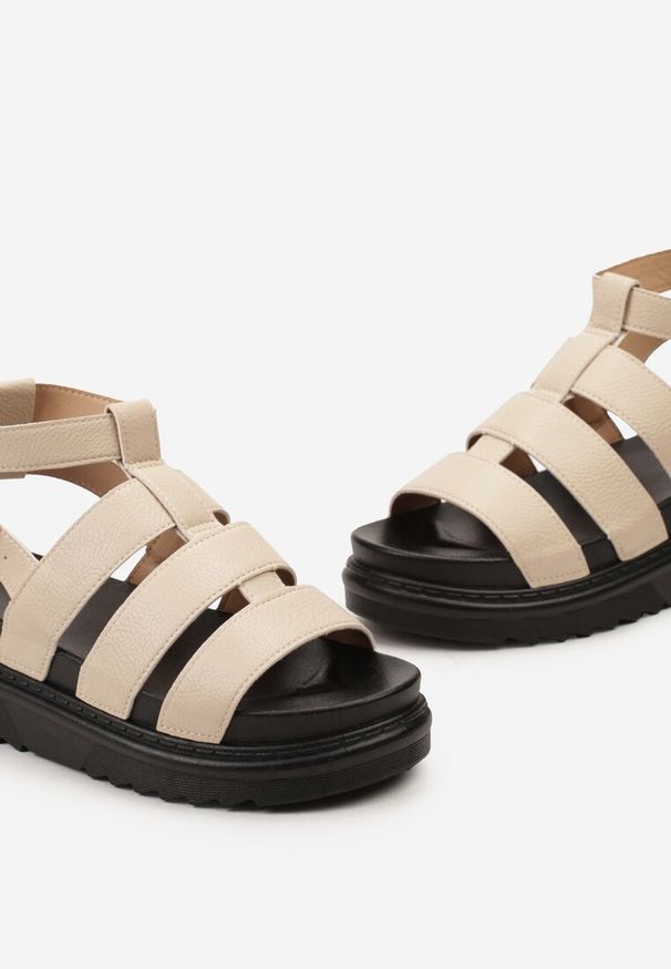 Renee - Beżowe Sandały Typu Gladiatorki z Dwiema Sprzączkami i Platformą Nimexia. Zapięcie: sprzączka. Kolor: beżowy. Obcas: na platformie