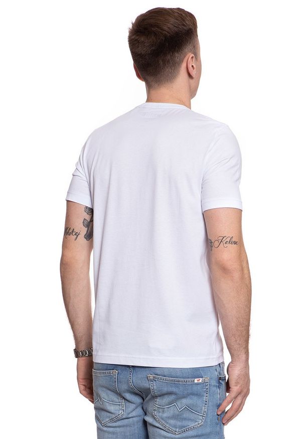 Mustang - T-SHIRT MĘSKI MUSTANG ALEX C PRINT 1009946 2045. Wzór: nadruk