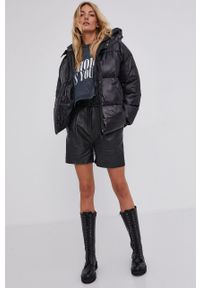 Answear Lab Kurtka damska kolor czarny zimowa oversize. Kolor: czarny. Sezon: zima. Styl: wakacyjny #6