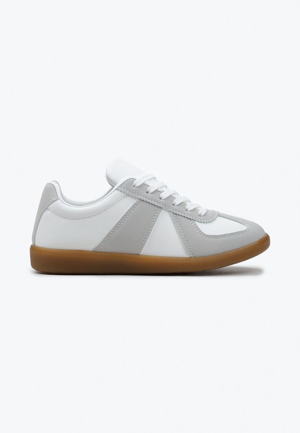 Renee - Szaro-Białe Sneakersy Tenisówki z Ozdobnymi Przeszyciami Sumina. Nosek buta: okrągły. Kolor: biały. Materiał: materiał. Obcas: na obcasie. Wysokość obcasa: niski