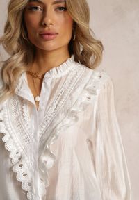 Renee - Biała Koszula na Guziki z Ozdobną Koronką Raneem. Kolor: biały. Materiał: koronka. Długość: długie. Wzór: koronka #4