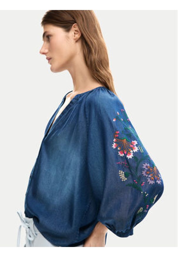 Desigual Koszula jeansowa 26SWBW16 Granatowy Relaxed Fit. Kolor: niebieski. Materiał: lyocell