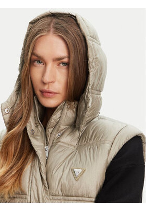 Guess Bezrękawnik W5YL11 WHDO2 Zielony Regular Fit. Kolor: zielony. Materiał: syntetyk. Długość rękawa: bez rękawów