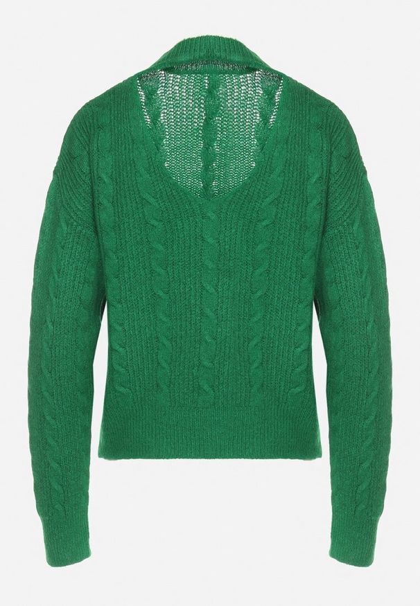 Born2be - Ciemnozielony Sweter Krótki z Wycięciem na Plecach Torine. Okazja: na co dzień. Kolor: zielony. Materiał: jeans. Długość: krótkie. Styl: klasyczny, elegancki, casual