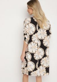 Born2be - Czarna Pudełkowa Sukienka z Lnem i Wiskozą w Kwiaty Rinosea. Okazja: na co dzień. Kolor: czarny. Materiał: len, wiskoza. Wzór: kwiaty. Styl: klasyczny, casual #6