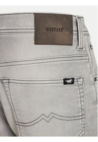 Mustang Szorty jeansowe Chicago 1014890 Szary Regular Fit. Kolor: szary. Materiał: bawełna