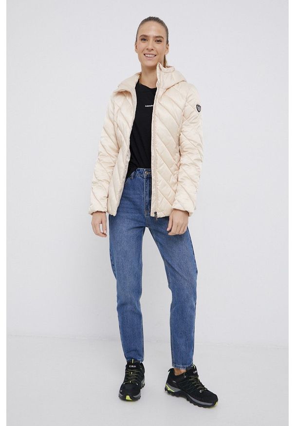 EA7 Emporio Armani Kurtka damska kolor kremowy zimowa. Okazja: na co dzień. Typ kołnierza: kaptur. Kolor: beżowy. Sezon: zima. Styl: casual