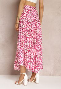 Renee - Fuksjowa Plisowana Spódnica Maxi w Fantazyjny Print Maritha. Kolor: różowy. Materiał: satyna, tkanina. Wzór: nadruk
