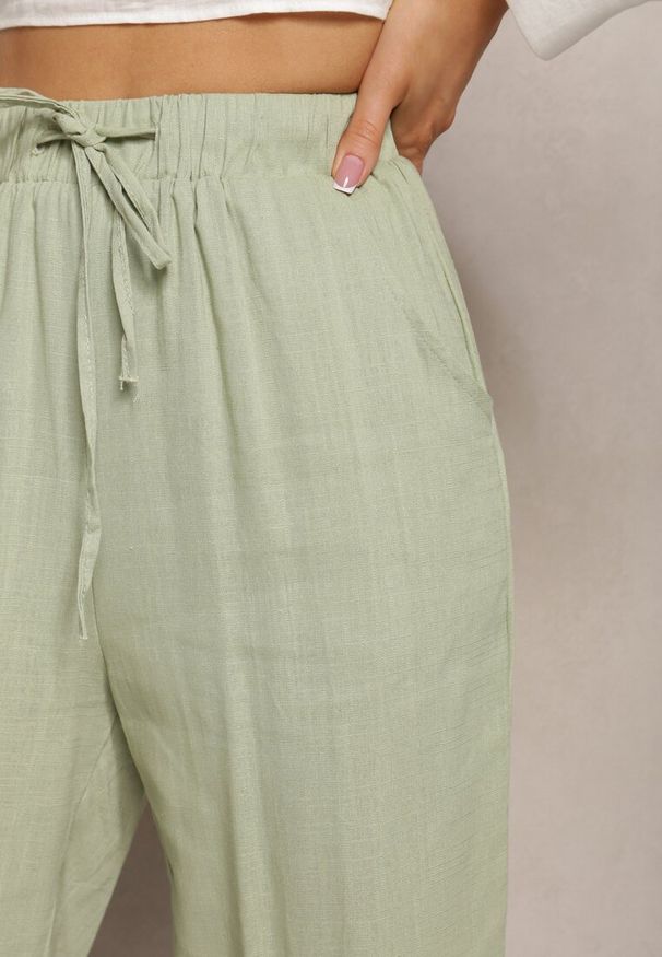 Renee - Jasnozielone Proste Spodnie Bawełniane z Gumką w Pasie Xisela. Kolor: zielony. Materiał: bawełna. Styl: elegancki